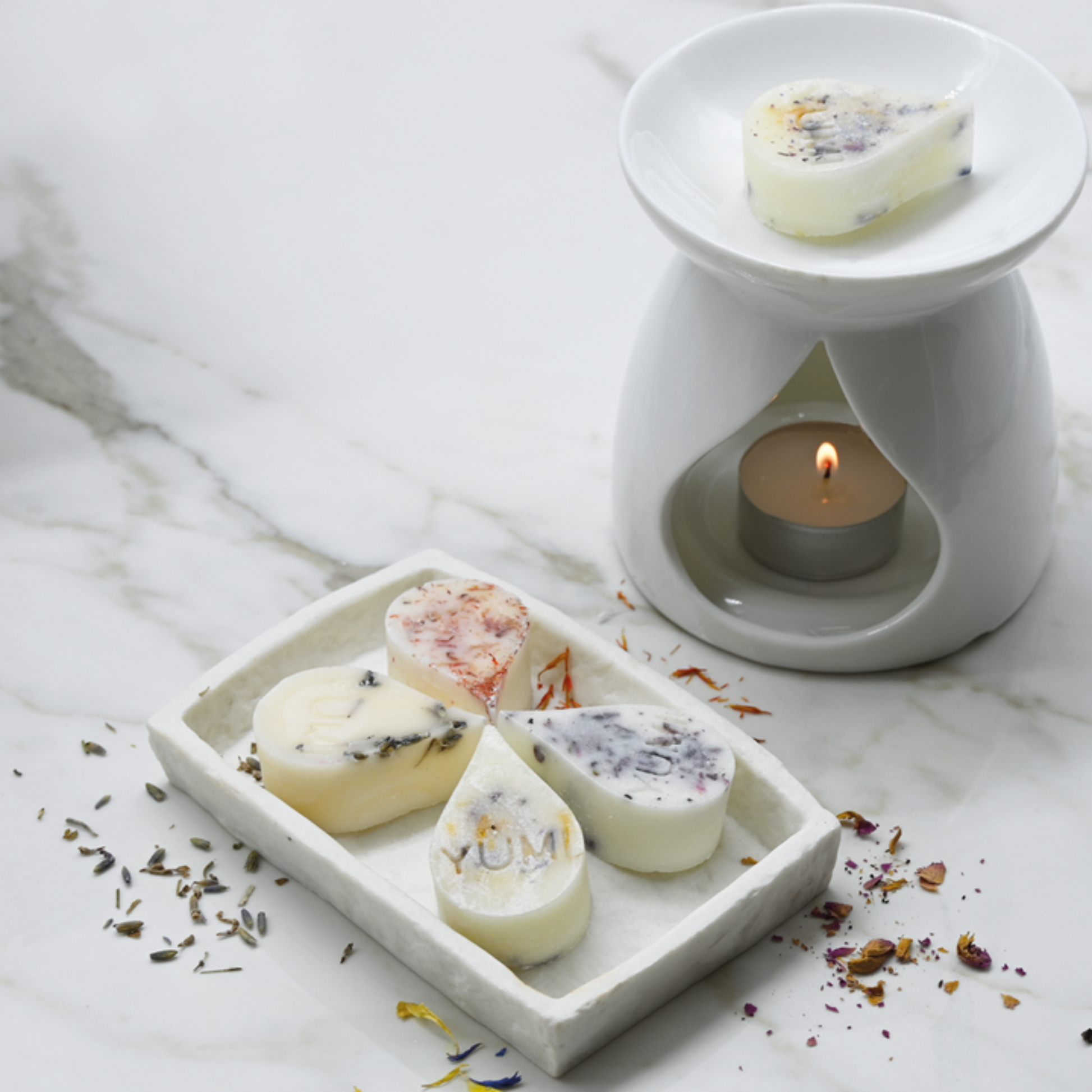 Yumi Ceramic Fragrance Burner White